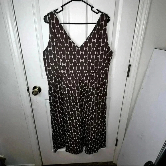 EUC Boden Fit Flare Brown White Polka Dot Sleeveless Midi Dress Size 18L - Picture 3 of 6